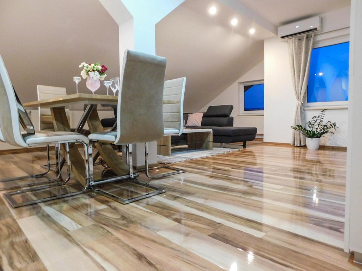 Apartman Lara Otočac Exterior foto