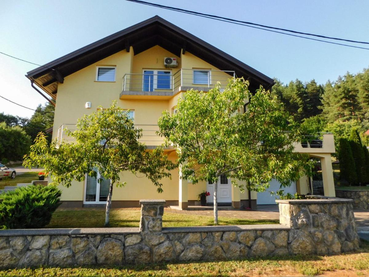 Apartman Lara Otočac Exterior foto