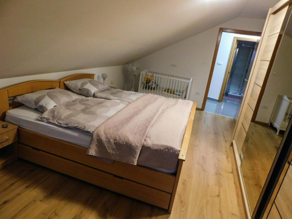 Apartman Lara Otočac Exterior foto